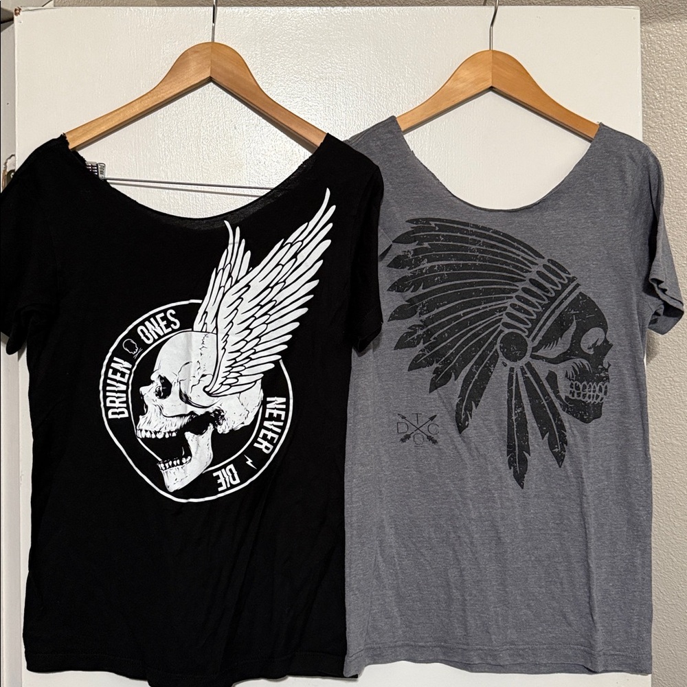 Women’s Short Sleeve Graphic Tee - Black Wing Skull
